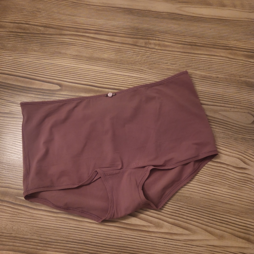 SKIMS Boyshort Briefs In The Color Beet- BOTTOMS ONLY!!! - Picture 4 of 6